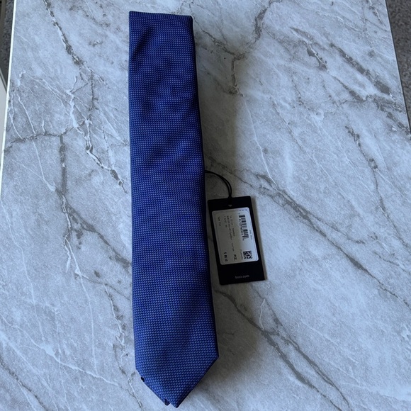 NWT BOSS HUGO BOSS mens neck tie in open blue subtle pattern silk - Picture 1 of 6